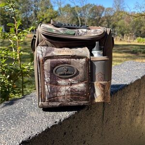 Game Winner Men’s Insulated Camouflage Cooler Bag